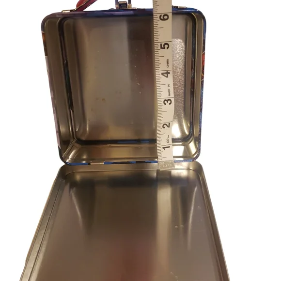 Marvel Avengers Metal Lunch Box 5 1/2" x 5 1/2" - Picture 4 of 7